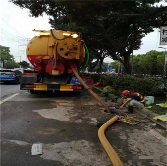 疏通管道. 清理化糞池. 清洗大型抽油煙機(jī). 電焊熱氣割等工